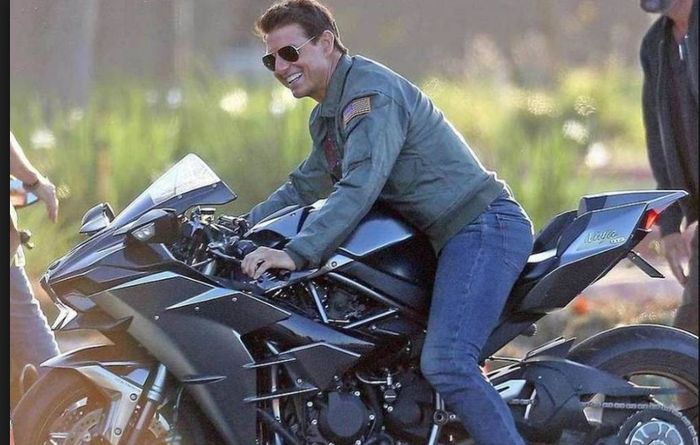Tom Cruise naik Kawasaki Ninja H2 di lokasi shooting