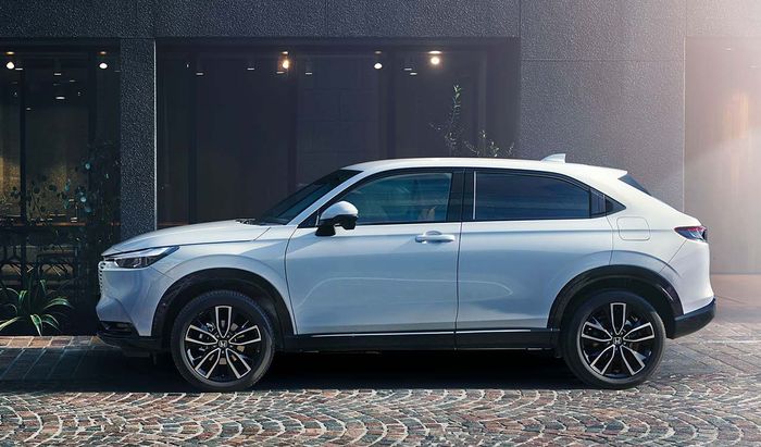 Honda Vezel e:HEV spek Jepang.