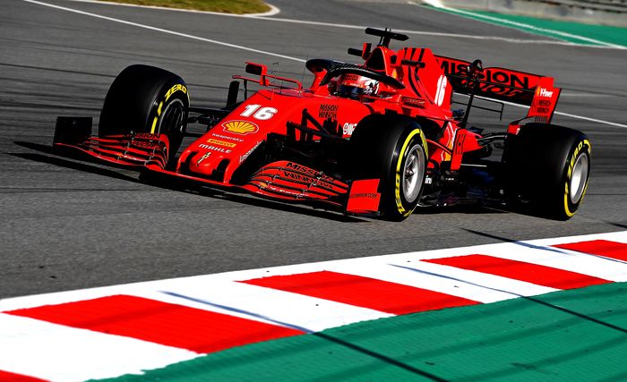 Mobil Ferrari SF1000 masih kalah kencang dari para pesaingnya dalam tes pramusim F1 Barcelona