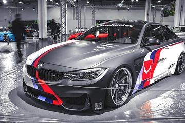 Serba Serbi Stiker Dan Body Wrapping Ada Holograph Rustic