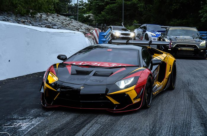 Modifikasi Lamborghini Aventador dipasang wide body Liberty Walk