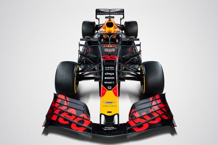 Mobil RB15 Red Bull Racing 2019 dengan title sponsor Aston Martin