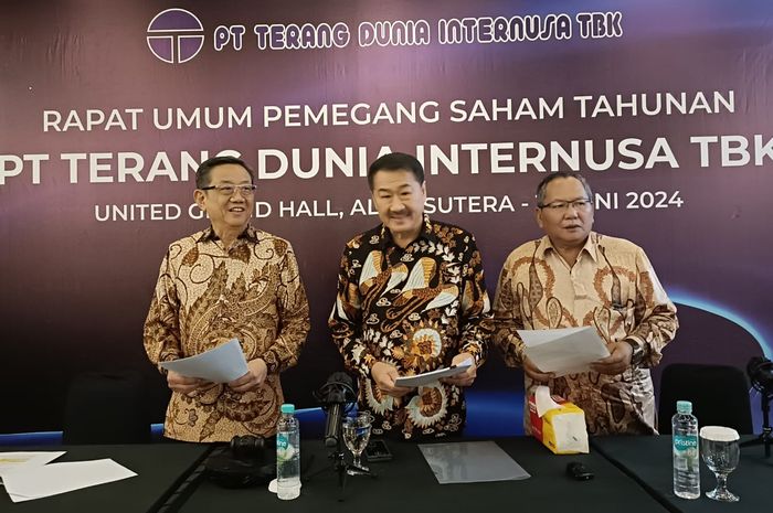 United bikin baterai motor listrik yang punya kapasitas besar, hingga sanggup digeber dengan jarak tempuh 120 km. Namun pengisian daya ulang alias ngecas-nya hanya 25 menit