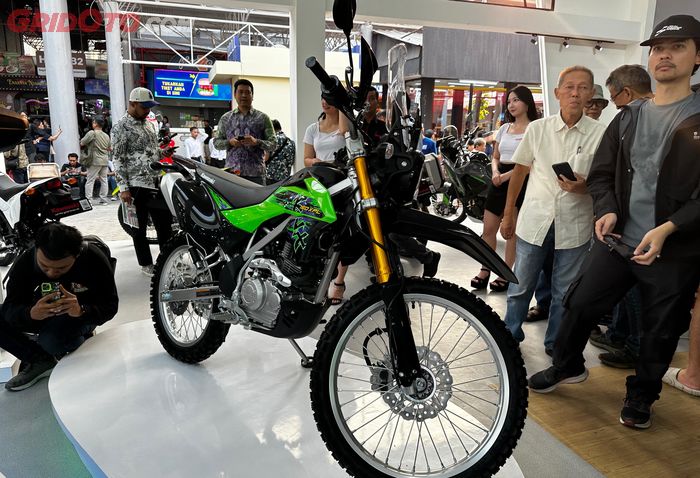 Kawasaki KLX150 XPL menggunakan livery classic khas Kawasaki