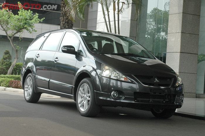 Mitsubishi Grandis hadir di Indonesia pada 2005 sampai 2010