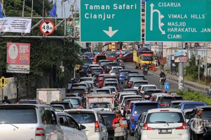 Ilustrasi jalan raya Puncak, Bogor ditutup