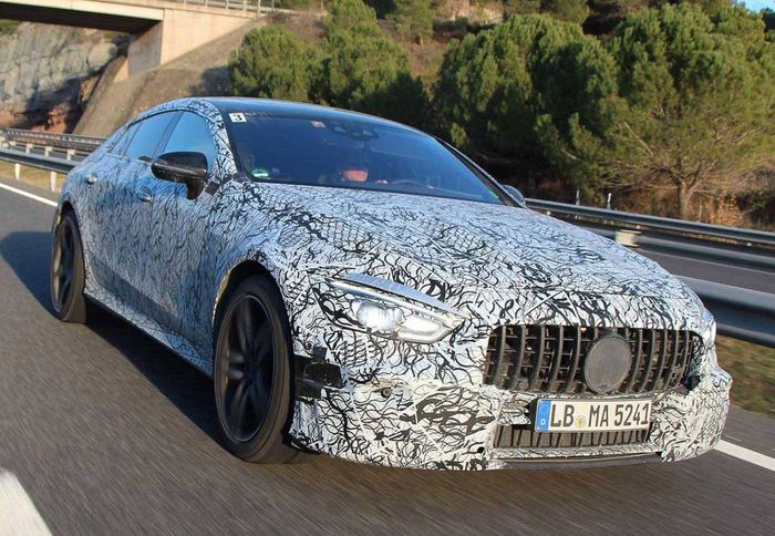 Tampilan depan Mercedes-AMG GT 4 door