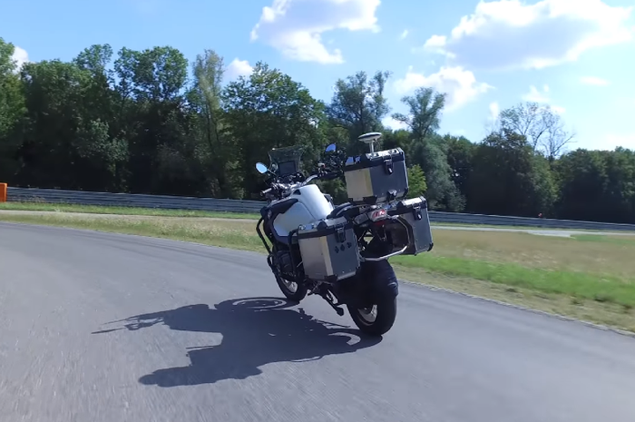 Motor otonomo hasil poryek BMW yang memakai basis BMW R1200 GS