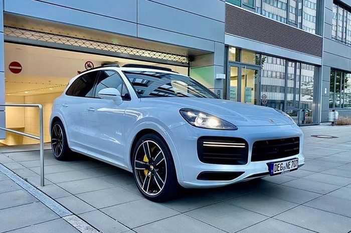 Modifikasi Porsche Cayenne Turbo kreasi HGP Turbonachrustung