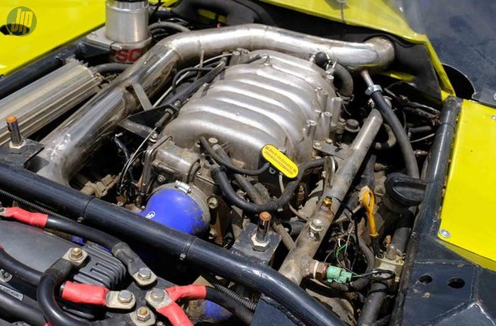 Tubular Off-Road ini dipasangi mesin Toyota 2UZ-FE berkapasitas 4.700 cc dengan tenaga 271 HP dan torsi 427 Nm.
