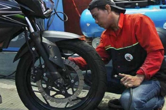 Menaikkan ukuran ban depan berbahaya