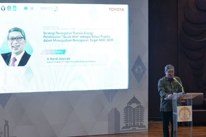 Nandi Julyanto, Presiden Direktur TMMIN saat mengisi seminar di Universitas Indonesia