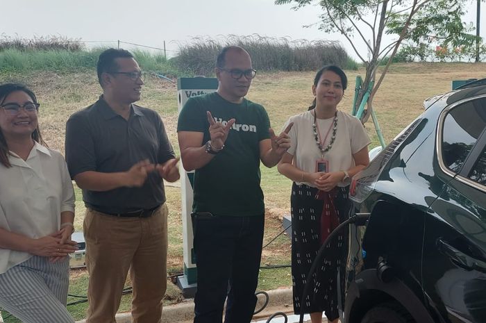 Peresmian SPKLU Voltron di Batavia PIK