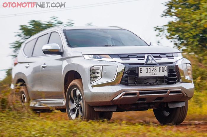 Harga Mitsubishi Pajero Sport Dakar 4x2 tahun 2026.