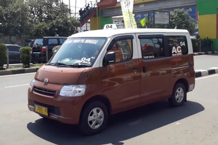 Angkot Miniarta M04 ber-AC trayek Depok Timur-Pasar Minggu