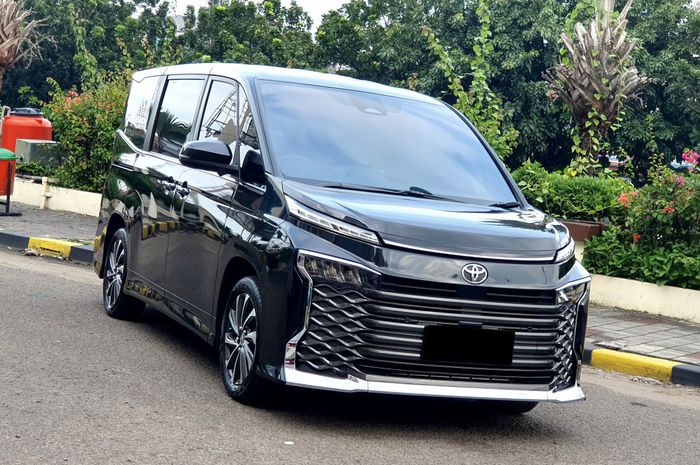 Spesifikasi dan kisaran harga All New Toyota Voxy tahun 2023 seken