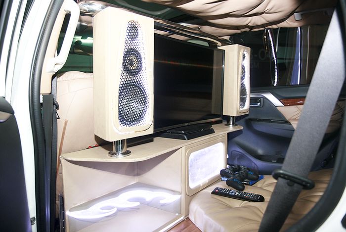 Interior Elegan Dan Audio Untuk Kontes SQL