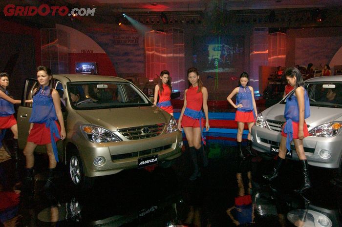 Toyota Avanza dan Daihatsu Xenia waktu awal meluncur di tahun 2003