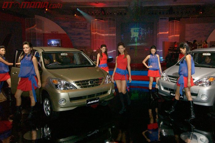 Toyota Avanza dan Daihatsu Xenia waktu awal meluncur di tahun 2003