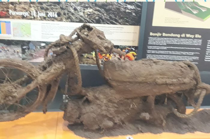 Ini dia penampakan motor dampak longsor di Purworejo