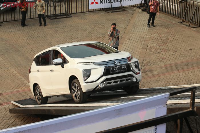 Fitur Hill Start Assist pada mobil