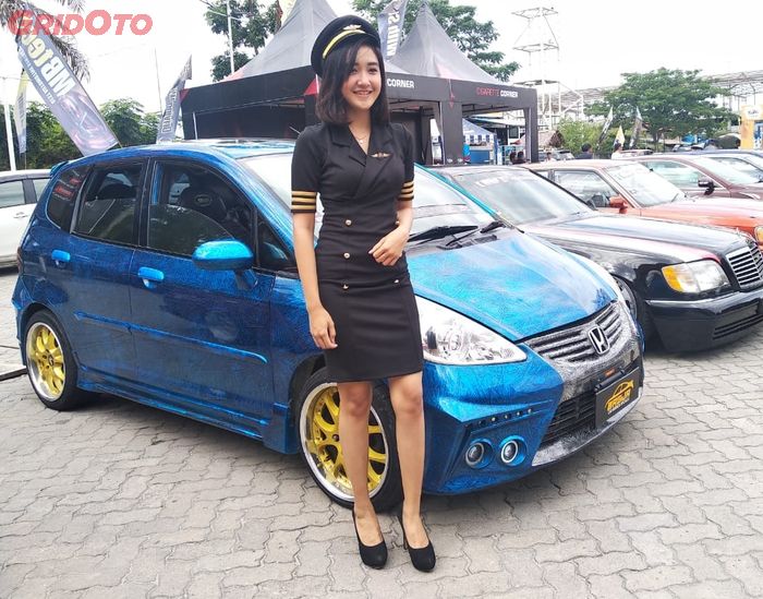 Honda Jazz Yana punya interior elegan warna dominan cokelat