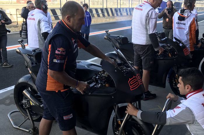Pembalap lain cuma 2 motor, Jorge Lorenzo spesial dikasih tes 3 motor RC213V di Valencia (20/11/2018