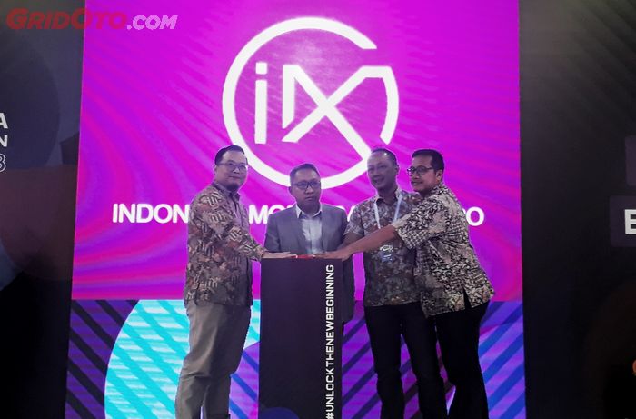 Andre Mulyadi bersama Ir. Harjanto, M.Eng meresmikan IMX 2018