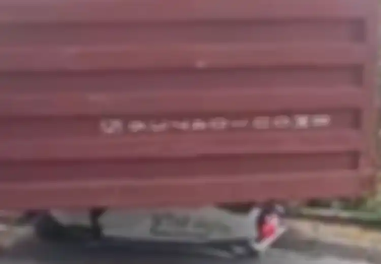 Hyundai Creta Ringsek Tertimpa Kontainer di Pejaringan, Gimana Nasib Pengemudi?