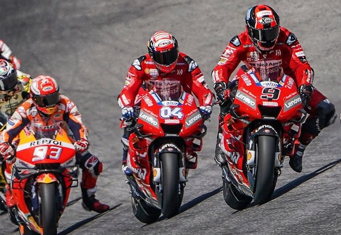 Duet ketat Marquez, Dovizioso dan Petrucci di MotoGP Italia 2019.
