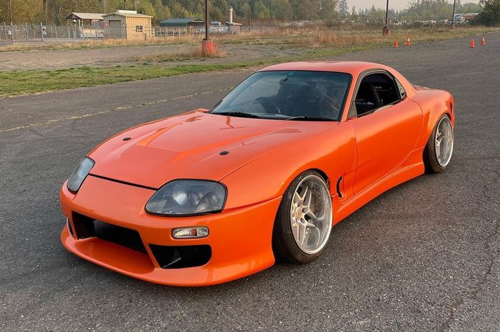 Modifikasi Mazda RX-7 FD dengan tampang Toyota Supra Mk4