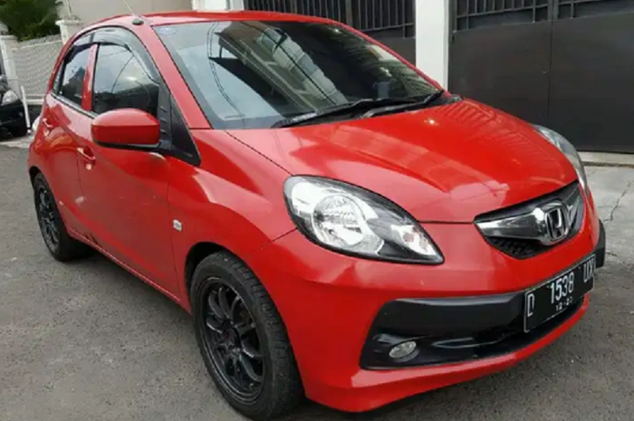 Kisaran harga Honda Brio E seken tahun 2014 dan 2015.