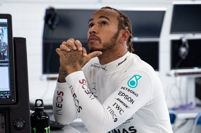 Wabah virus corona mulai menyebar ke beberapa negara, Lewis Hamilton berdoa agar ke depannya situasi dapat membaik