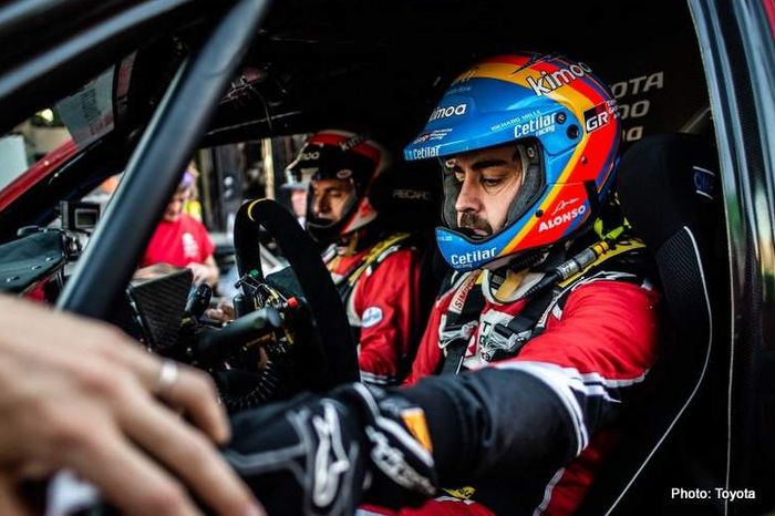 Fernando Alonso akan memulai pengalaman barunya di event motorsport, yaitu  berkompetisi di Reli Dakar