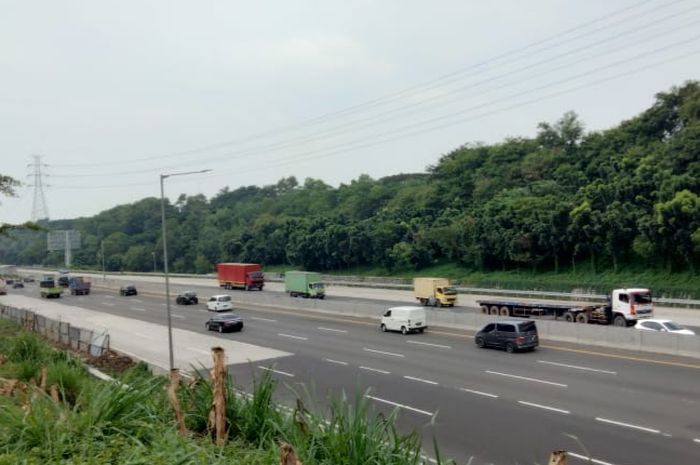 Jasa Marga mencatat sebanyak 296.374 kendaraan meninggalkan wilayah Jabotabek pada H-1 dan H libur Isra Mikraj (10-11 Maret 2021)