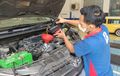 Ganti Oli Mesin Mobil Jangan Disemprot Angin Kompresor, Ini Alasannya