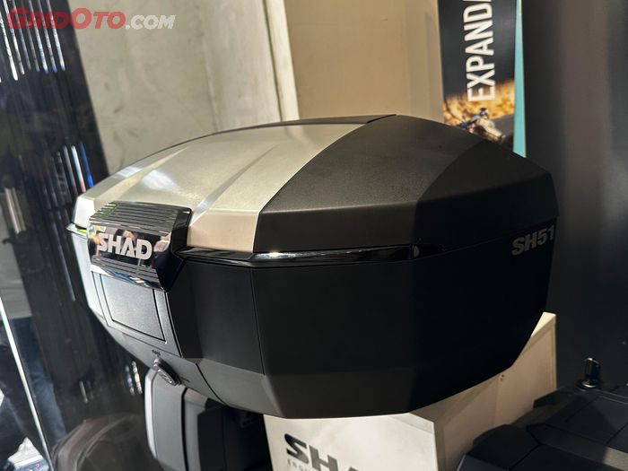 Box motor terbaru SHAD SH51 Top Case