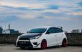 Modifikasi Toyota Yaris Gaya Street Racing Makin Mencolok Pasang Pelek TE37 Merah