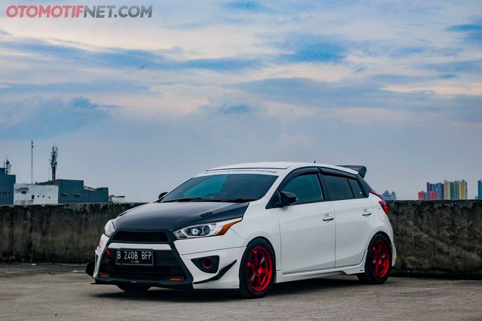 Modifikasi Toyota Yaris TRD keren bergaya street racing