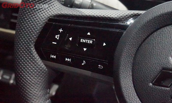 Tombol setir palang sebelah kiri Mitsubishi XForce untuk mengoperasikan layar MID dan audio mobil.