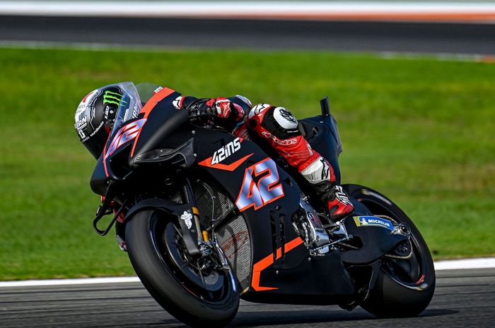 Tidak seburuk yang terlihat, Alex Rins malah mengaku jatuh cinta dengan motor Honda RC213V di MotoGP 2023