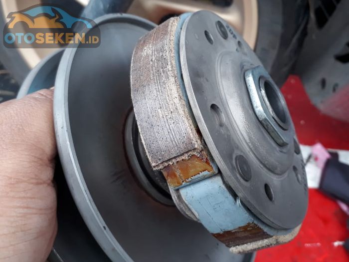 Penyebab tarikan motor matic ngempos saat tanjakan