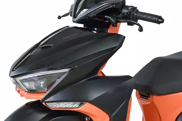 detail tampilan Kavaki 125, skutik sporty yang tampangnya mirip Honda Vario 125.