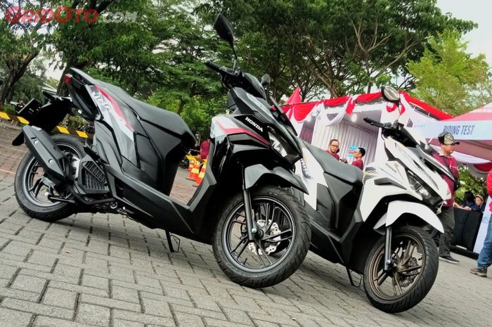 Honda New Vario 125 tipe CBS (hitam) dan CBS-ISS SP (putih)