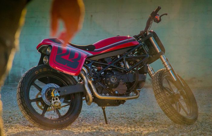 Ducati Monster 900 custom flat track dari Earle Motrs
