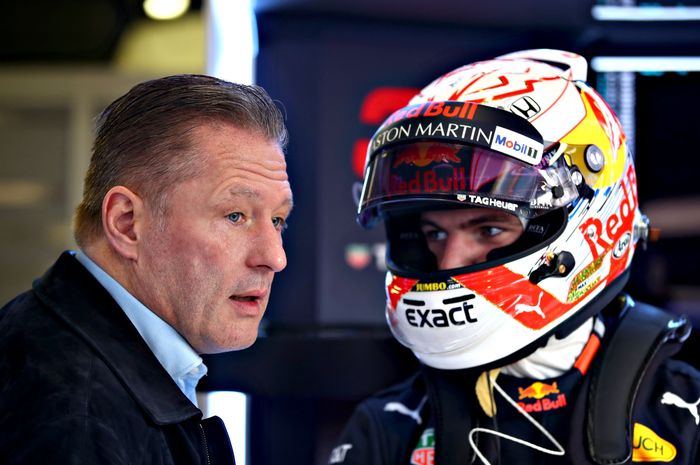 Jos Verstappen ingin tim Red Bull memberi mobil yang kompetitif untuk anaknya, Max Verstappen meraih gelar juara dunia F1