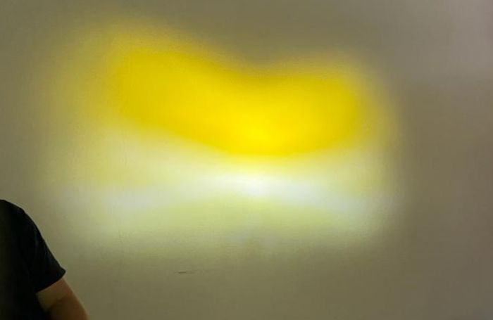 Autovision LED Nitro didukung varian warna combo, dengan komposisi lampu dekat 6.000 Kelvin (putih) dan lampu jauh 3.000 Kelvin (kuning) 