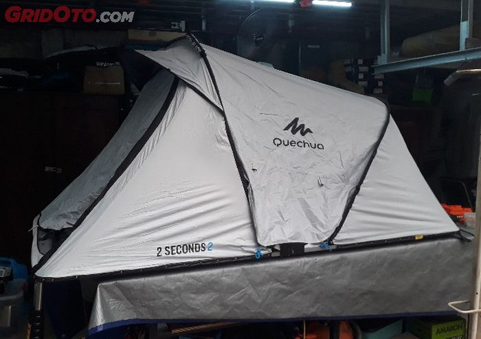 Salah satu tenda buatan Mangooni Overland sedang dalam tahap finishing