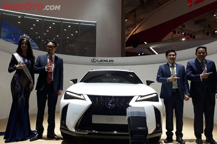 Lexus UX kini hadir di Indonesia