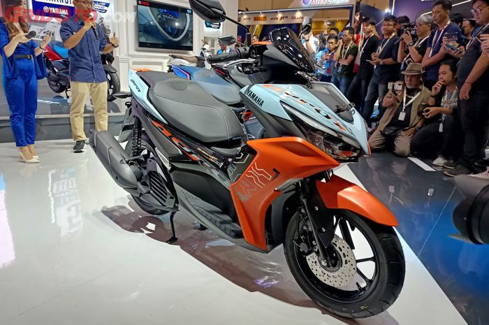 Tersedia dalam tiga varian, intip harga Yamaha Aerox 155 Connected per April 2024.
